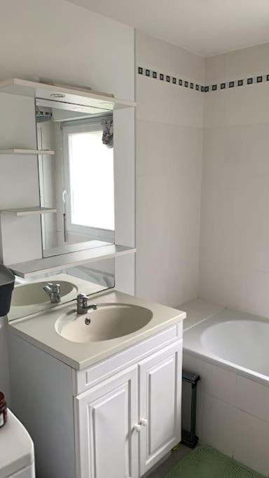 Appartement Lumineux De 60M2 Guer Luaran gambar